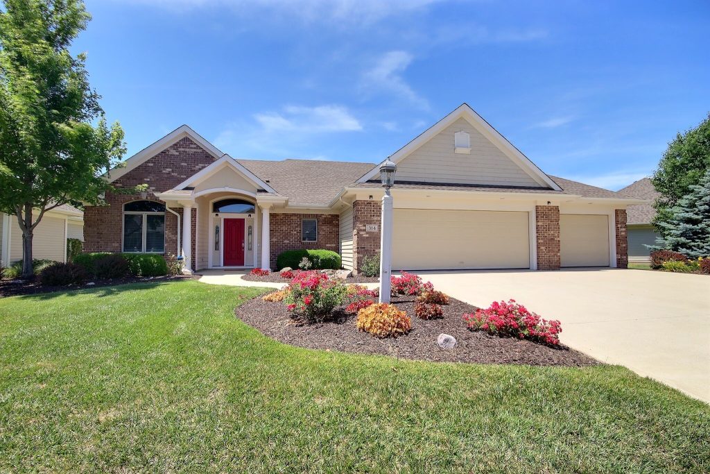 3 Bed, 3 Bath Ranch with Sunroom, Hot Tub, and Patio with a View!