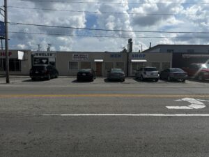 Featured image of property at 2517 Lower Huntington Rd., Fort Wayne, IN 46809

2519 Lower Huntington Rd.,  Fort Wayne, IN 46809