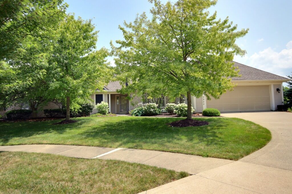 Well Maintained 2 Bed 2 Bath Condo on Pond in Covington Reserve