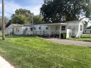 Featured image of property at 1701 Park St., Huntington IN 46750